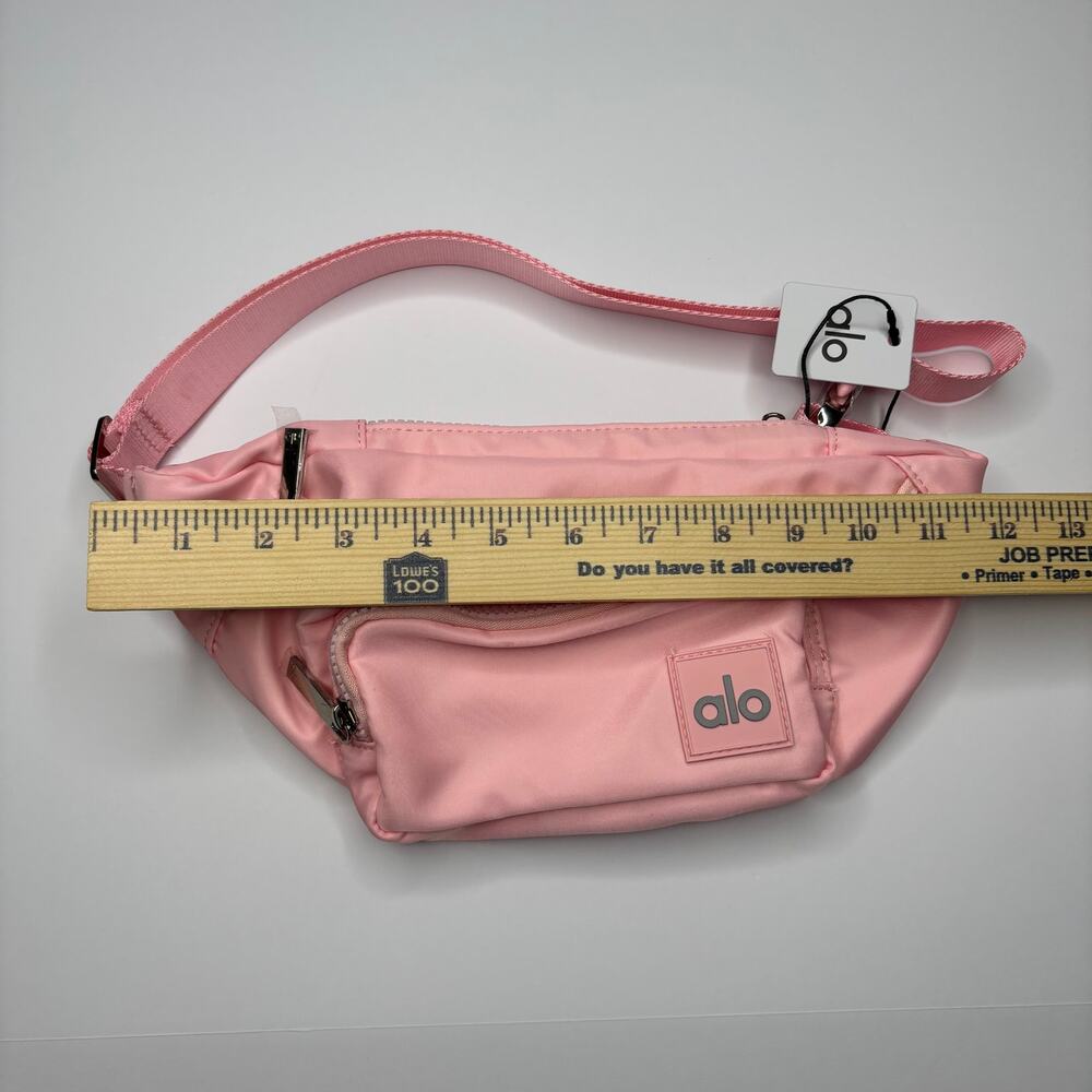 Alo Yoga Explorer Bag Pink NWT - Picture 5 of 6